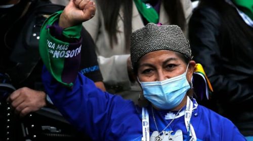 Quién es Elisa Loncón, la profesora mapuche elegida presidenta de la Convención Constituyente de Chile