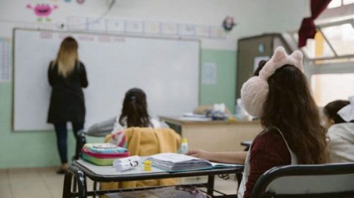 Clases: Gobierno asegura que “no va a haber promoción escolar automática”