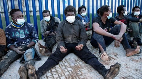 Crisis migratoria en España: más de 200 personas «saltaron la valla» del enclave de Melilla