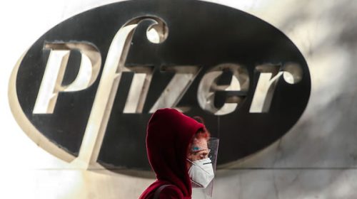 Evalúan modificar el marco normativo para la compra de vacunas que no cumplen con la ley actual, como Pfizer