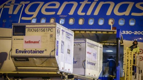 Llegaron casi 800 mil dosis de la vacuna Sinopharm contra el coronavirus y se esperan 8 millones en tiempo récord