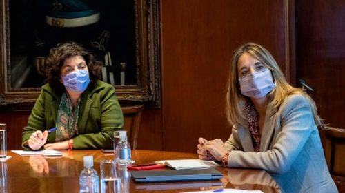 Vizzotti se reúne en Londres con funcionarios y científicos de Oxford