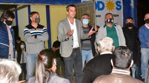 Cresto continuó con su recorrida para revitalizar el peronismo