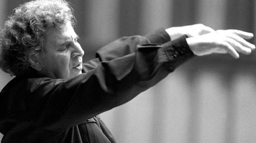 Miles de personas salieron a las calles de Atenas para despedir a Theodorakis