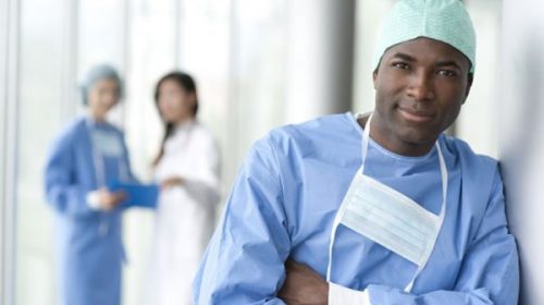 Londres: los médicos blancos tienen 6 veces más puestos de trabajo que sus colegas negros Londres: los médicos blancos tienen 6 veces más puestos de trabajo que sus colegas negros