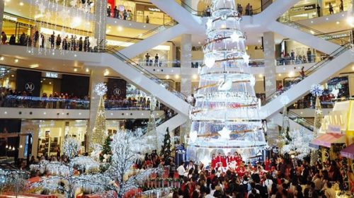 Reportan que la inflación frenará compras navideñas de décima parte de estadounidenses