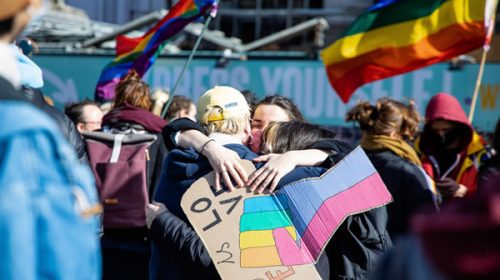 Suiza permitirá el matrimonio igualitario a partir de julio de 2022