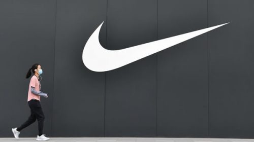 Nike despide a empleados no vacunados, a pesar de que la Corte de EEUU lo declaró inconstitucional
