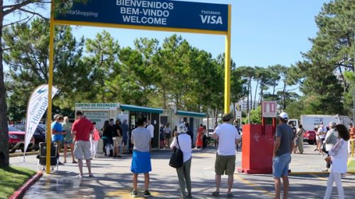 Punta del Este: el aumento de los contagios de Covid y la altísima demanda de testeos empiezan a complicar la temporada