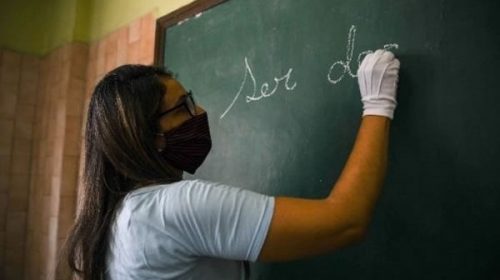 Esta semana los docentes vuelven a las escuelas