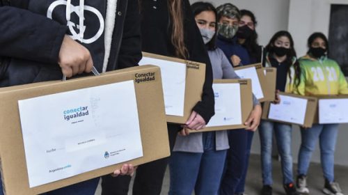 En marzo se entregarán 500 mil computadoras a estudiantes