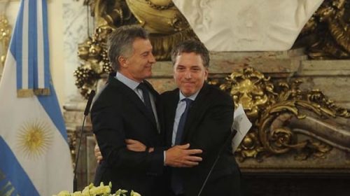 Denuncian por envío ilegal de dólares al exterior a Dujovne, gestor de la deuda con el FMI