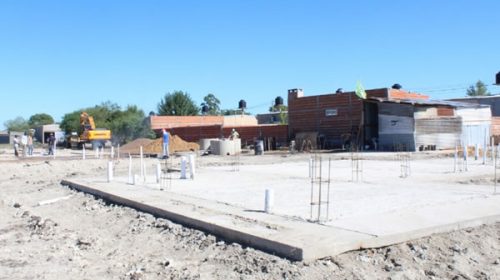 Comenzaron la construcción de 24 viviendas en Feliciano