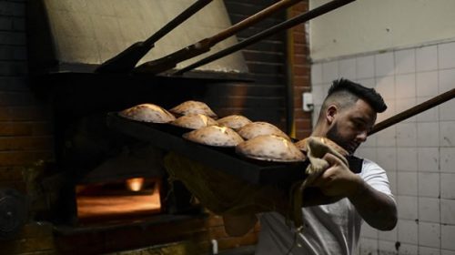 En 2021 se crearon medio millón de empleos registrados pero los privados aportaron solo el 36%