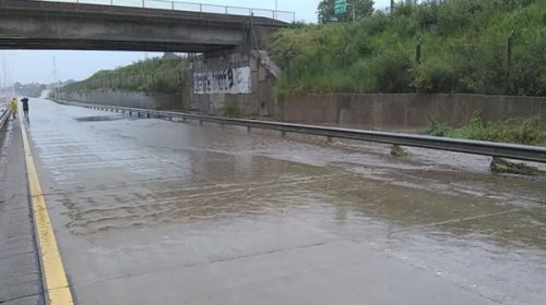 Las lluvias ya produjeron cortes en algunas rutas entrerrianas y recomiendan transitar con precaución