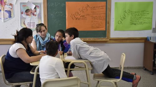 Seis de cada diez escuelas primarias de todo el país tendrán una hora más de clase por día