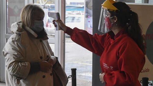 Brasil y Uruguay levantan las restricciones para los pasajeros vacunados contra el coronavirus