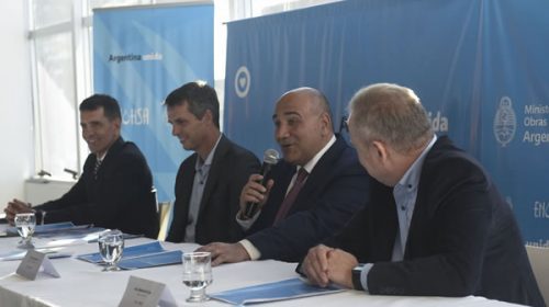 Manzur y el titular del ENOHSA acordaron obras de saneamiento para localidades de seis provincias