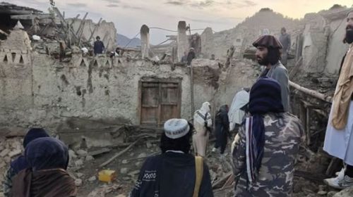 Fuerte terremoto en Afganistán deja 1.000 muertos