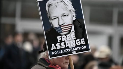 Cristina Fernández de Kirchner recibirá en el Congreso al editor de WikiLeaks