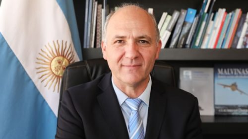 El Gobierno le respondió al ministro de Defensa inglés, quien dijo que “lucharán” por Malvinas