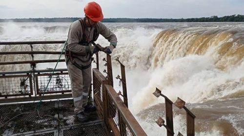 Continúan los trabajos de reapertura del circuito la Garganta del Diablo en las Cataratas
