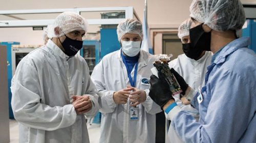 Una empresa finlandesa se asoció con la estatal VENG para fabricar satélites