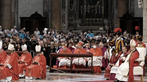 Francisco pidió que la Iglesia salga de las “discusiones estériles” y trabaje por los necesitados