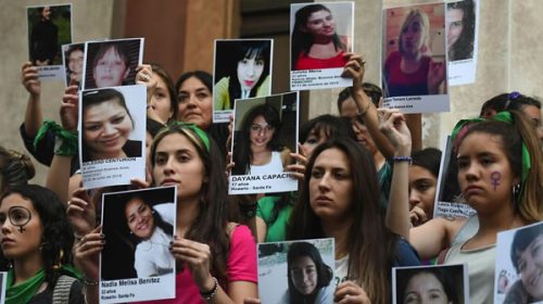Alberto Fernández recibe a familiares de víctimas de femicidios