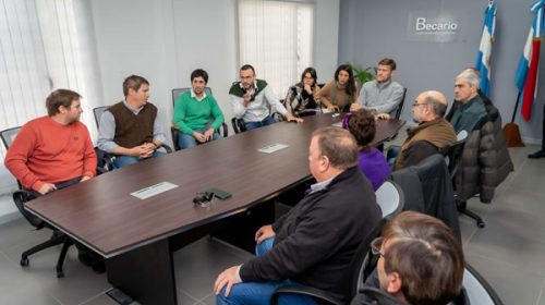 El Becario trabaja con transportistas escolares en las mejoras del servicio