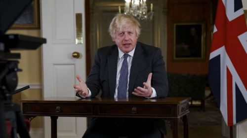 Jaqueado por los escándalos y abandonado por su partido, renunció Boris Johnson