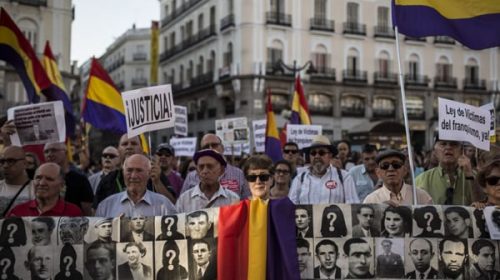 España: será ley la memoria democrática que buscará a las víctimas del franquismo