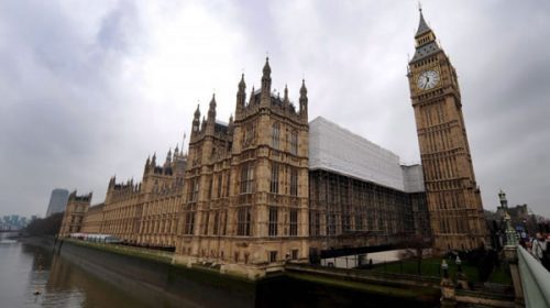 Candidatos conservadores a suceder a Johnson se enfrentan en otra ronda de votaciones