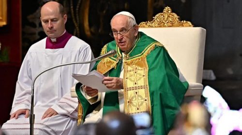 El Papa negó rumores de renuncia y se ofreció a mediar entre Moscú y Kiev