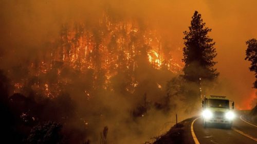California: el mayor incendio en lo que va del año sigue incontenible