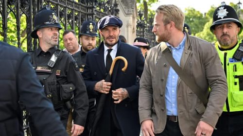 La exestrella de fútbol que revolucionó la fila para despedirse de Isabel II