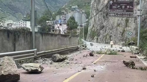 China: reportan 21 muertos por un sismo de 6,8 grados