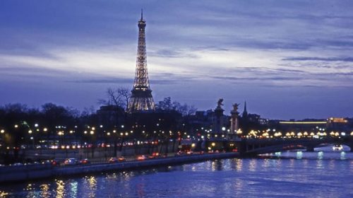París apaga las luces de la Torre Eiffel para ahorrar energía