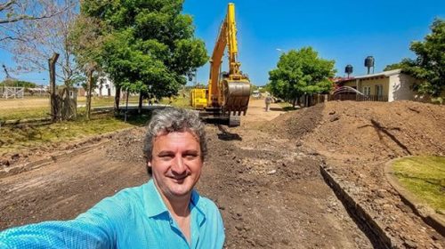Ricardo Bravo recorrió importante obra en el barrio Estudiantes de Federación