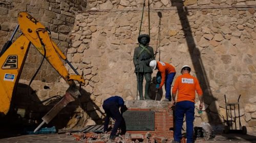España anula decenas de títulos nobiliarios otorgados por Franco