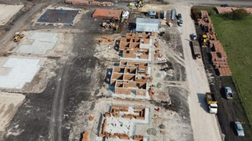 Comenzaron a construirse 82 nuevas viviendas con fondos provinciales en seis localidades entrerrianas
