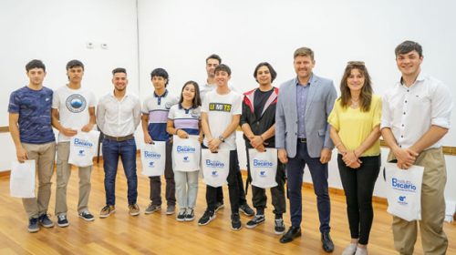 El Becario otorgó nuevas becas a estudiantes que representan a Entre Ríos a nivel nacional