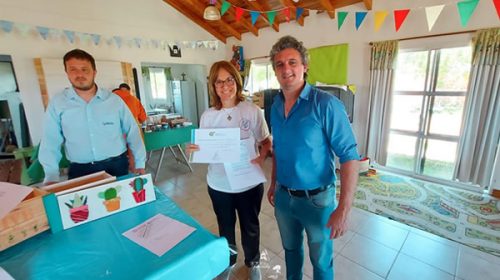 El intendente de Federación entregó aportes a una institución local