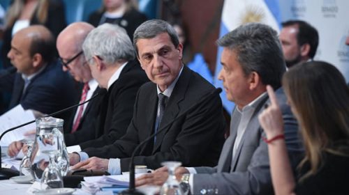 El oficialismo busca emitir dictamen en el Senado sobre Presupuesto