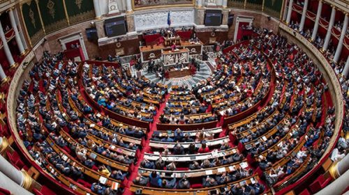 Diputados franceses dieron el primer paso para inscribir el derecho al aborto en la Constitución