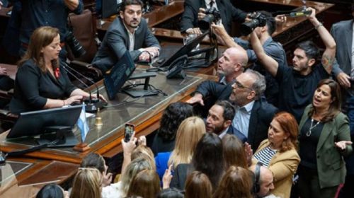 Autoridades de la Uader repudiaron las “actitudes antidemocráticas” que la oposición tuvo en Diputados