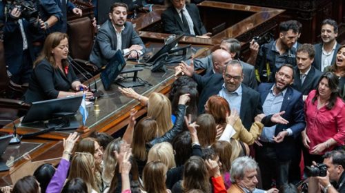 Proyectos económicos corren riesgo de quedar en medio de la tensión por el juicio político a la Corte