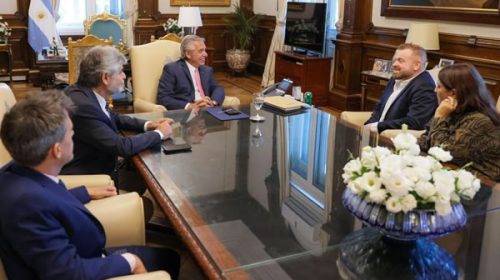 El Presidente recibió a un investigador del CONICET tras la prueba exitosa contra el cáncer en tejido humano El Presidente recibió a un investigador del CONICET tras la prueba exitosa contra el cáncer en tejido humano