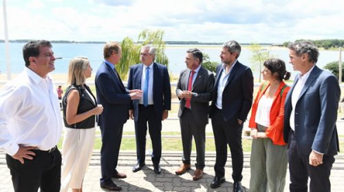 Maratón de Alberto Fernández en busca de apoyo a la mesa electoral