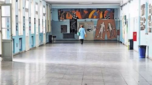 Este jueves y viernes vuelven a las escuelas directivos y docentes